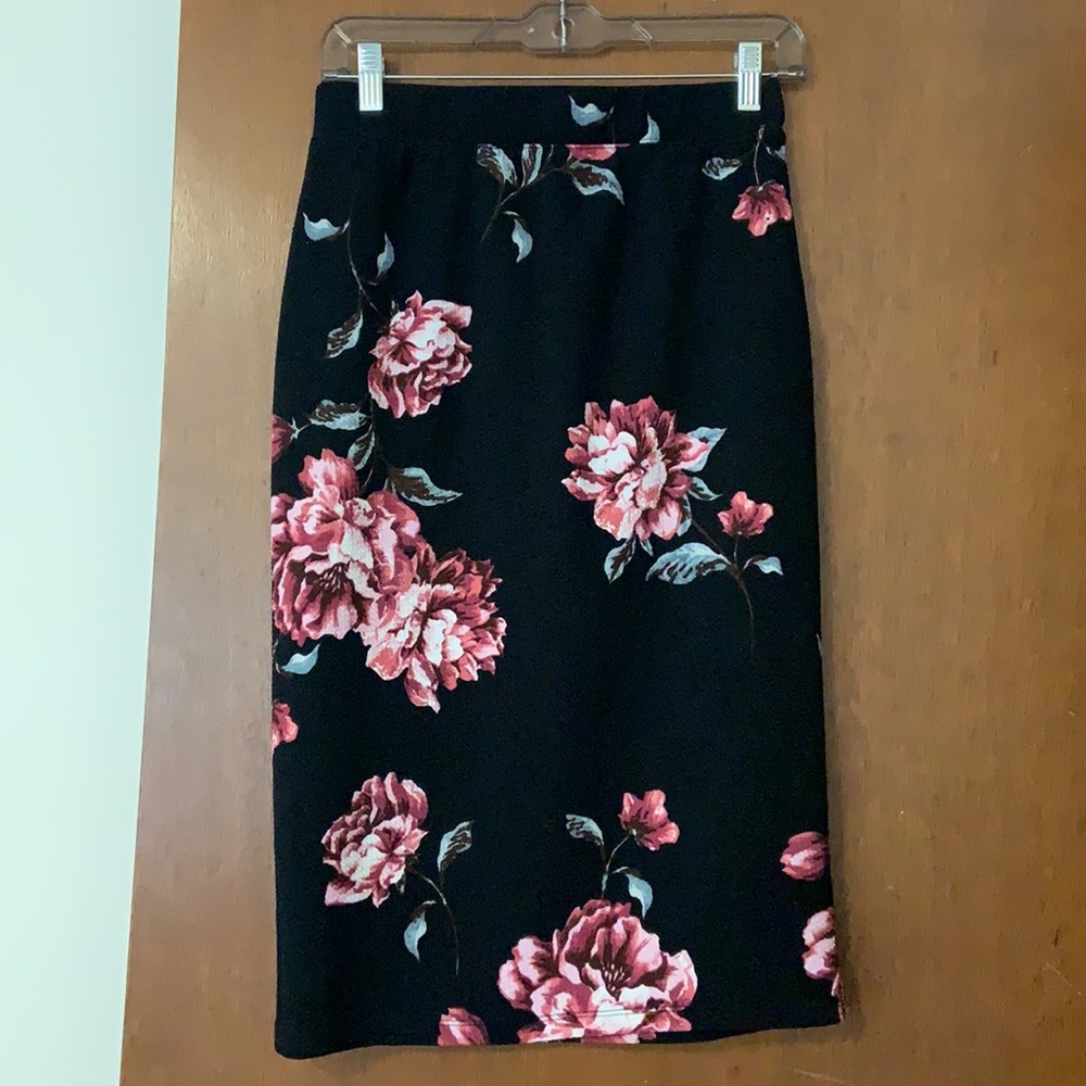 Floral print skirt ON HOLD❌